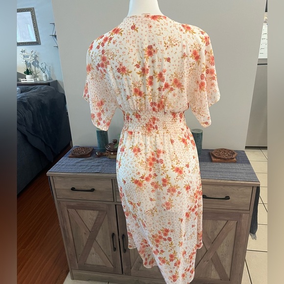 Toby & Olive white and pink floral high low top - Picture 3 of 3